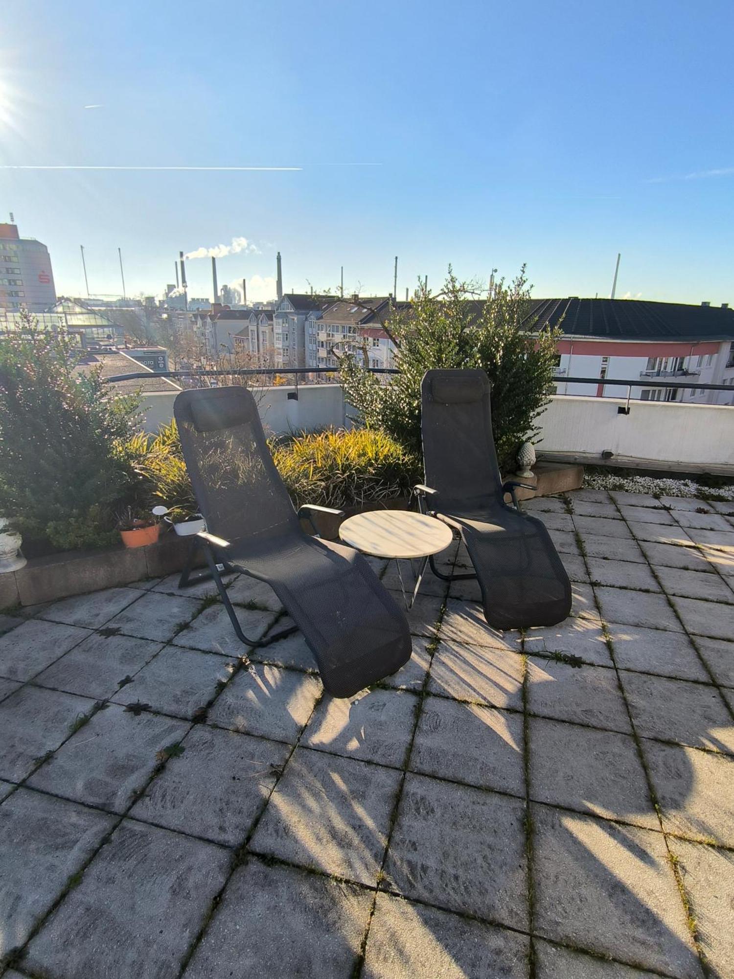 Im Herzen Von Wiesdorf- Blick Auf Das Bayer-Kreuz -Appartement Mit 2 Schlafzimmern-Fuer 3 Personen -Zentral Gelegen - Friedrich Ebert Platz 5A , 4Te Etage - Dachterrasse Und Sauna - Kaution Pflicht - Λεβερκούζεν Εξωτερικό φωτογραφία