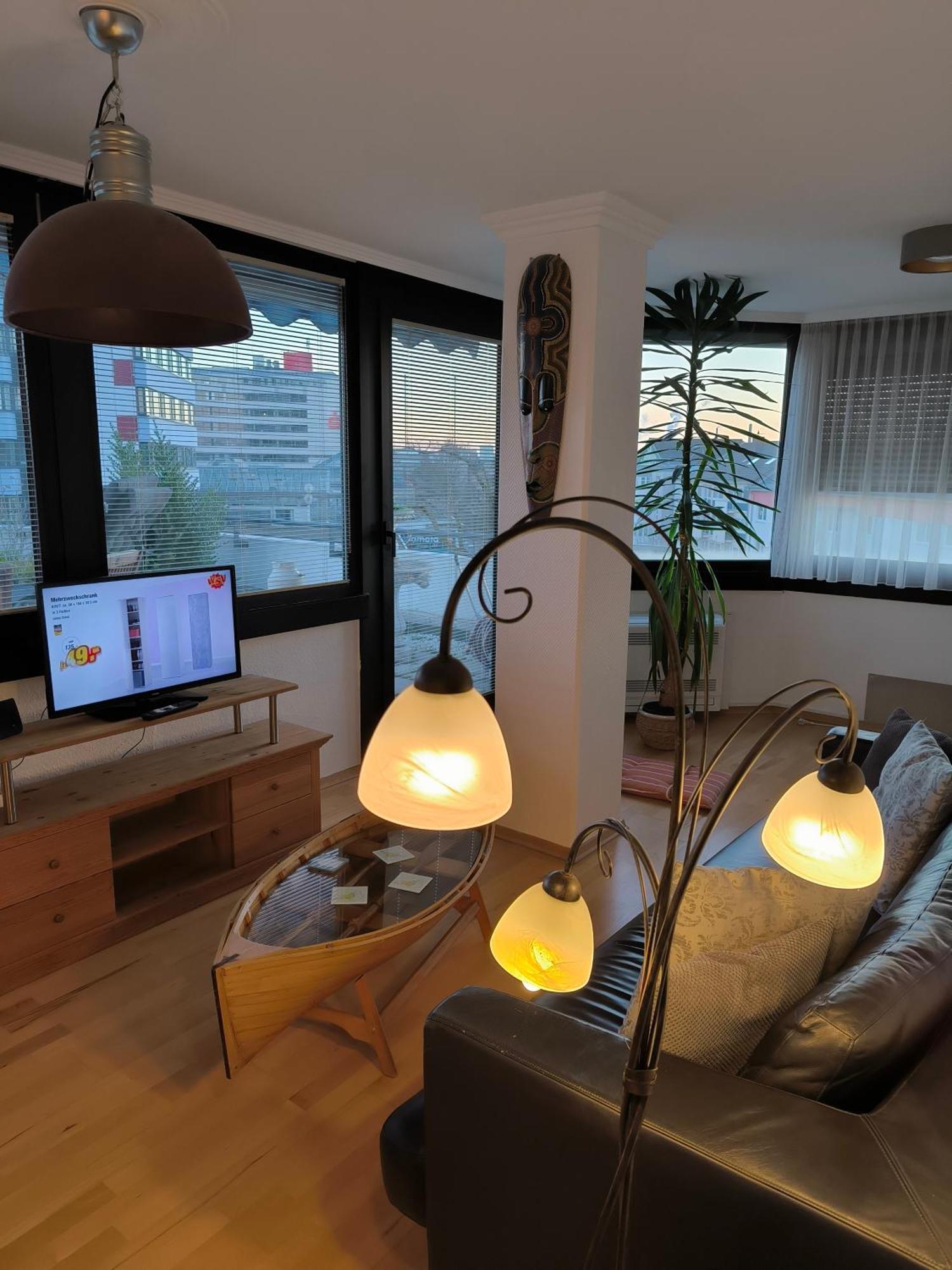Im Herzen Von Wiesdorf- Blick Auf Das Bayer-Kreuz -Appartement Mit 2 Schlafzimmern-Fuer 3 Personen -Zentral Gelegen - Friedrich Ebert Platz 5A , 4Te Etage - Dachterrasse Und Sauna - Kaution Pflicht - Λεβερκούζεν Εξωτερικό φωτογραφία